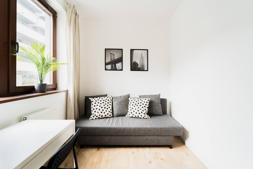 Center - 3 - New Building - Private Parking Place - Garage Apartment Wroclaw